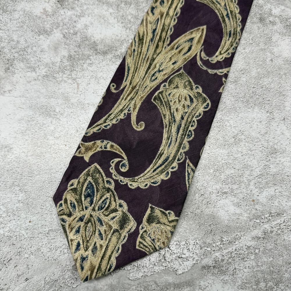 Christian Dior 100% Silk Tie Mens One Size Purple Paisley Made In France Necktie